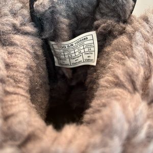 ugg 1005589